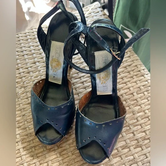Vintage 70s SWEET DREAMS by CHEROKEE leather wood heels navy 7-7.5 sling back - Picture 2 of 6
